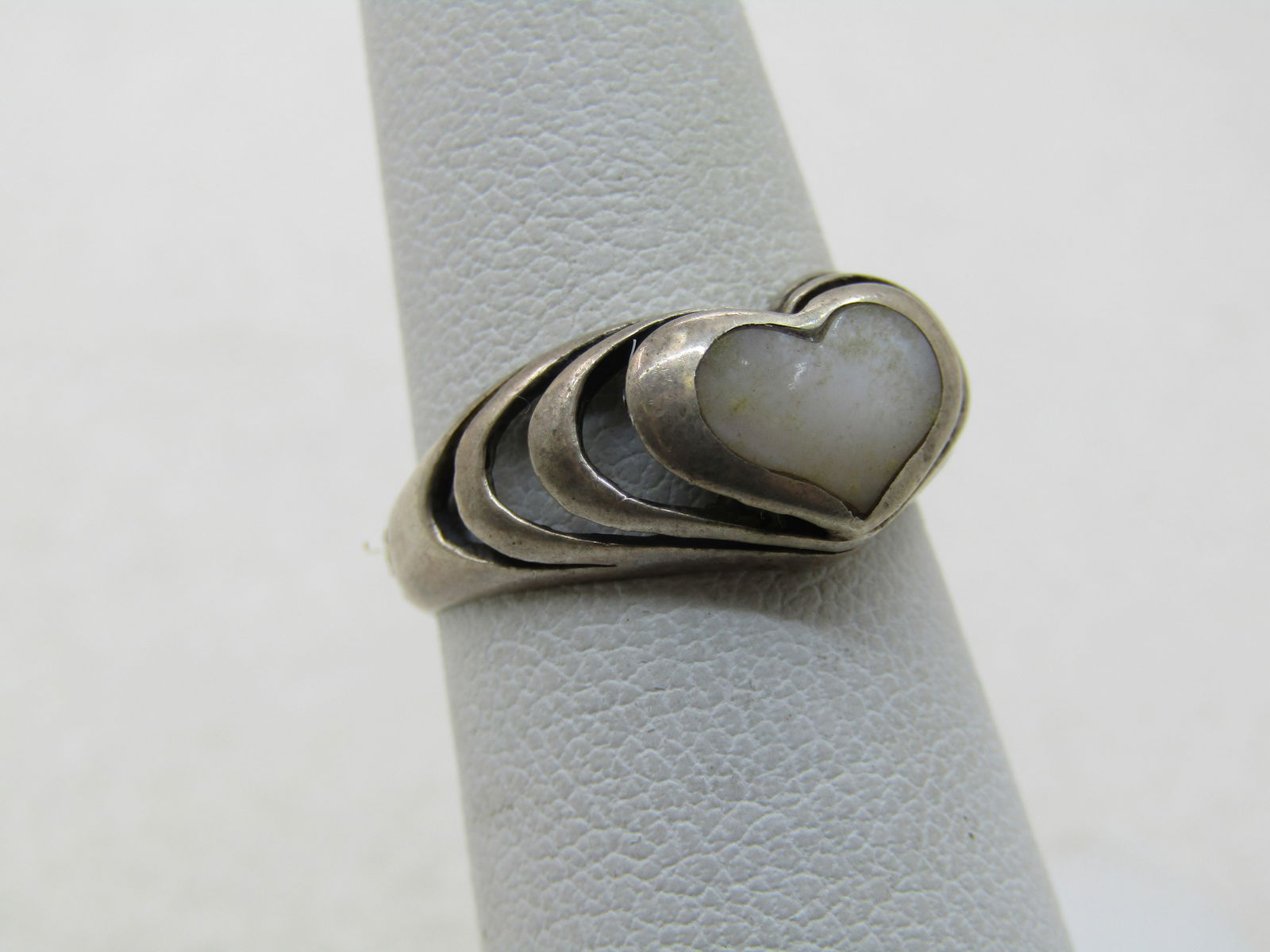 Vintage Sterling MOP Heart Ring, Sz. 6 - 3