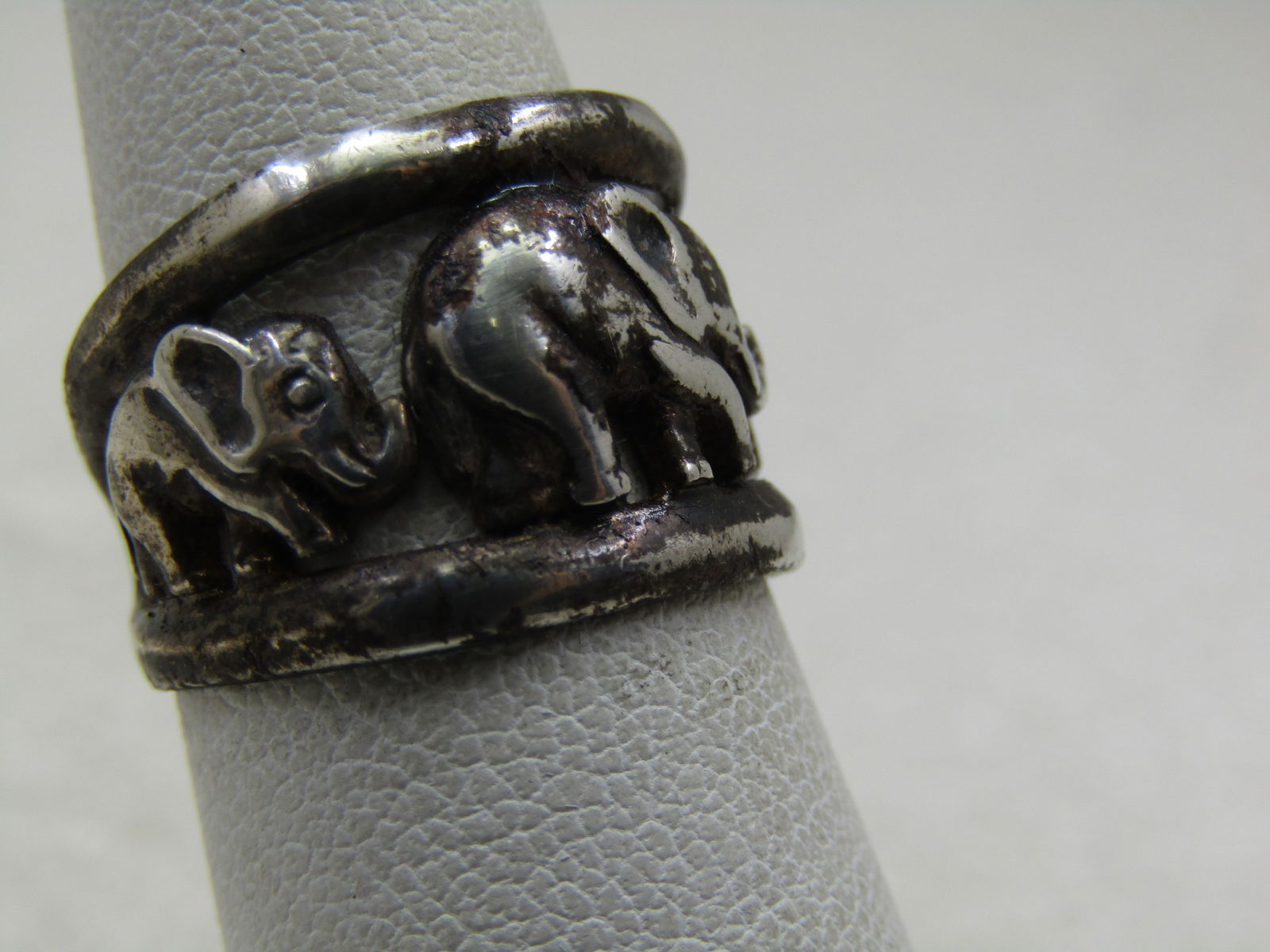 Vintage Sterling Silver Elephant Band Ring, Sz. 6 - 2