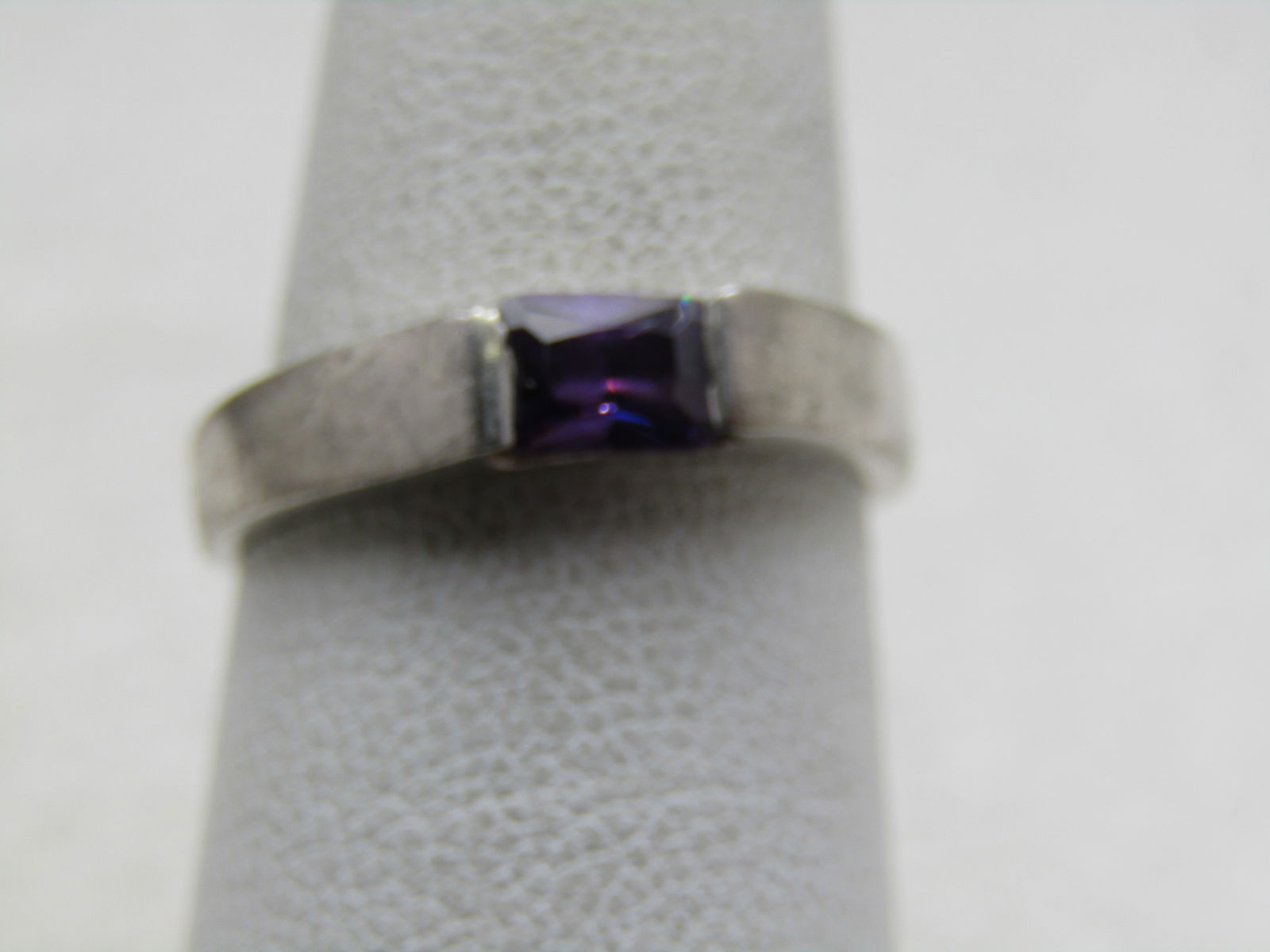 Vintage Sterling Amethyst Ring, Sz. 6, Band with Stone. - 3