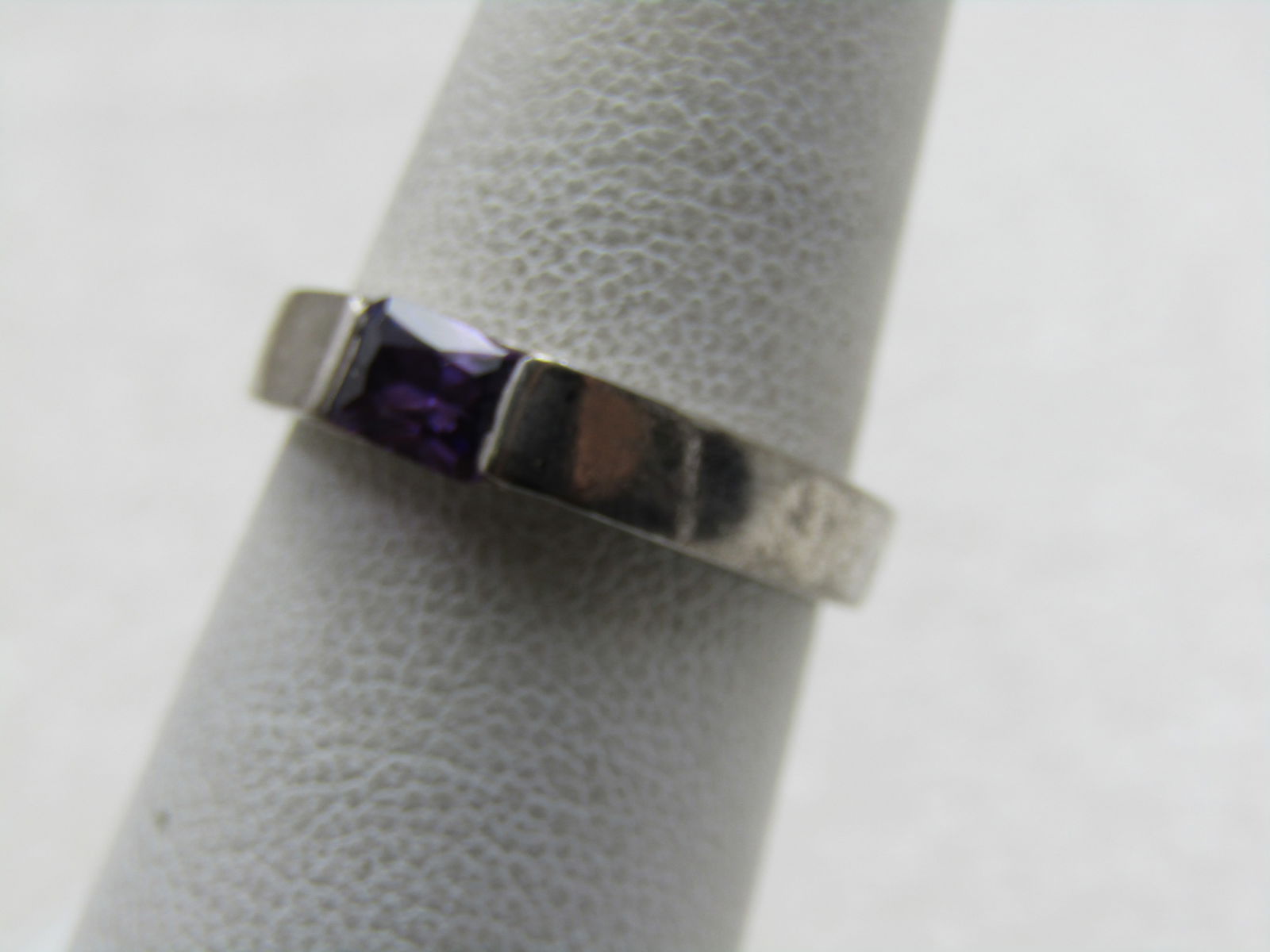 Vintage Sterling Amethyst Ring, Sz. 6, Band with Stone. - 4