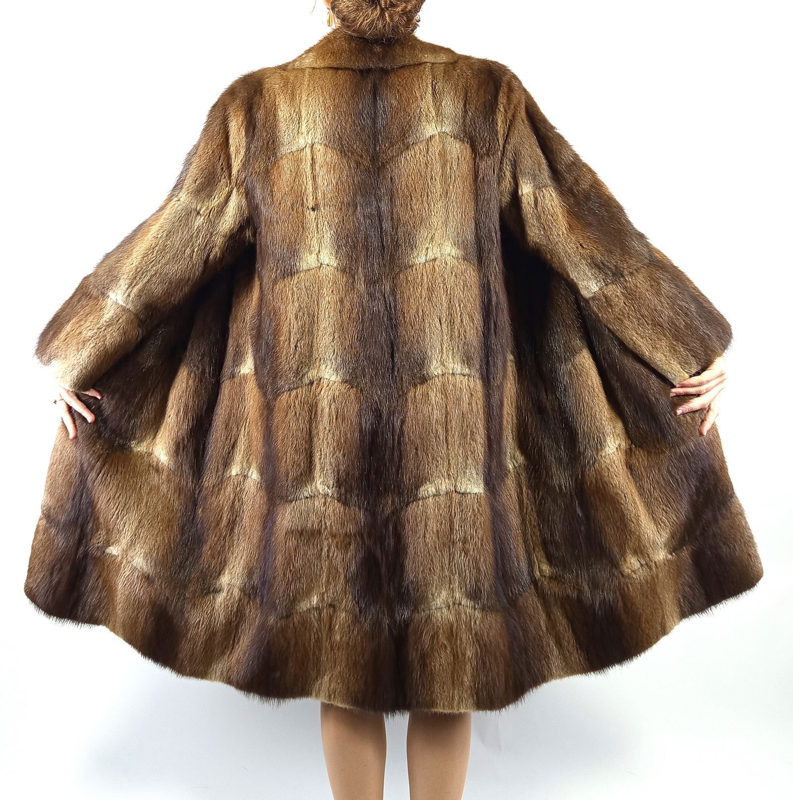 MUSKRAT FUR JACKET EU: XL ; US: 20 (1 of 12)