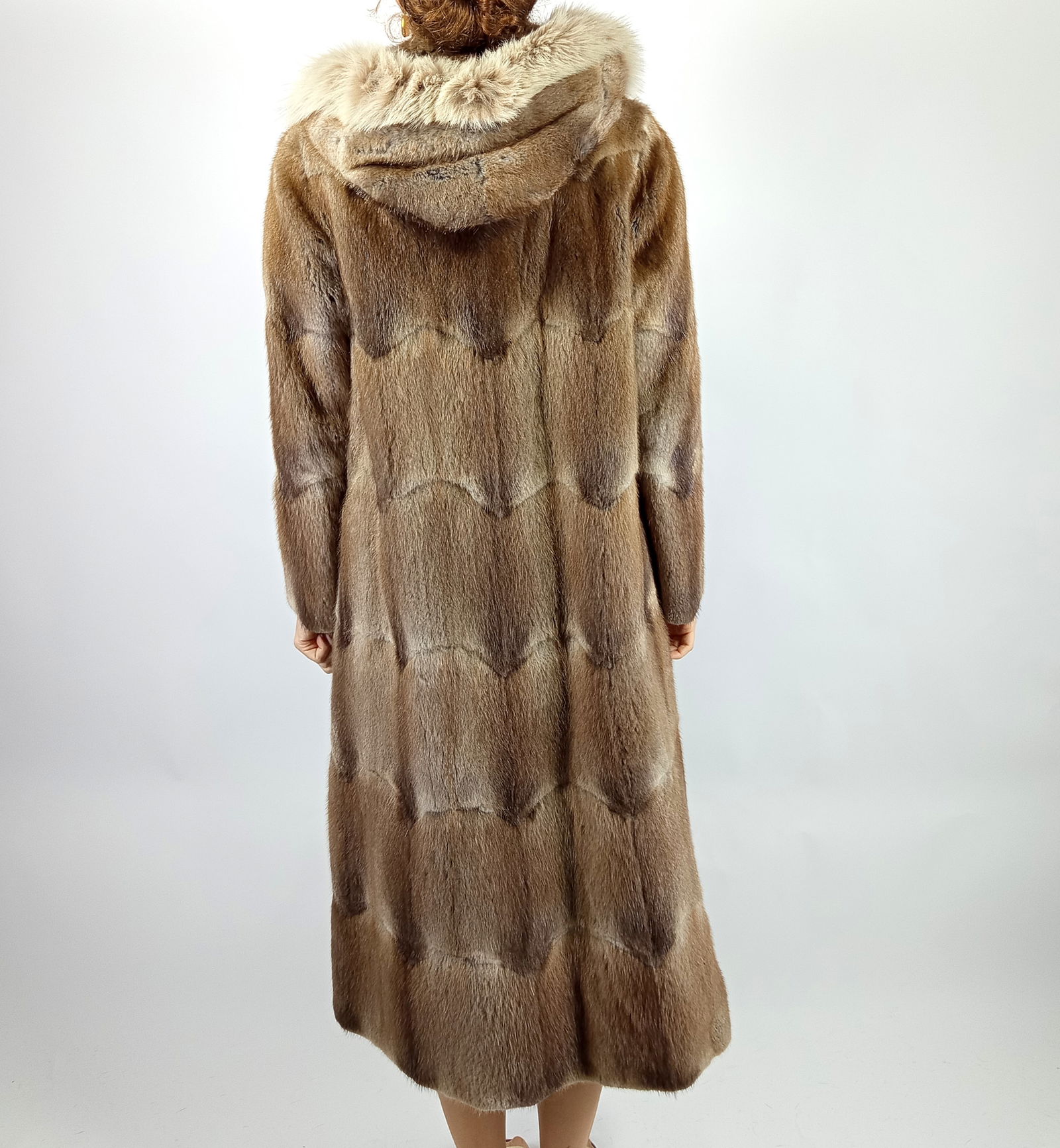 BISAM FUR COAT EU: L - US:16 - 7