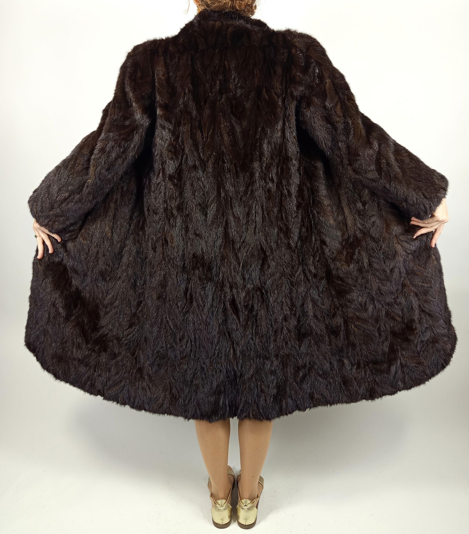 BROWN BEAVER FUR JACKET EU: M ; US: 12 (1 of 10)