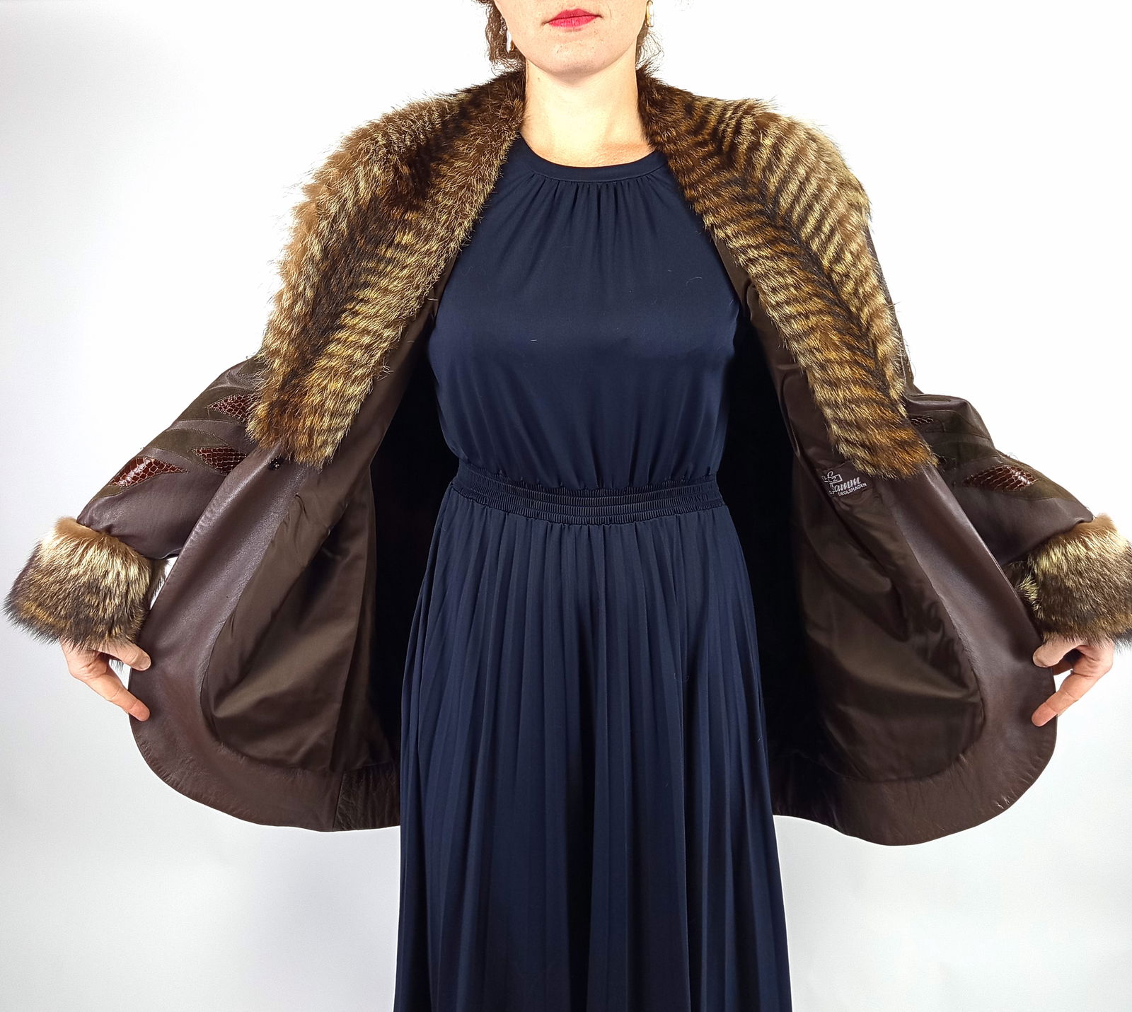 LONG MUSKRAT FUR COAT EU: L ; US: 16 - 7