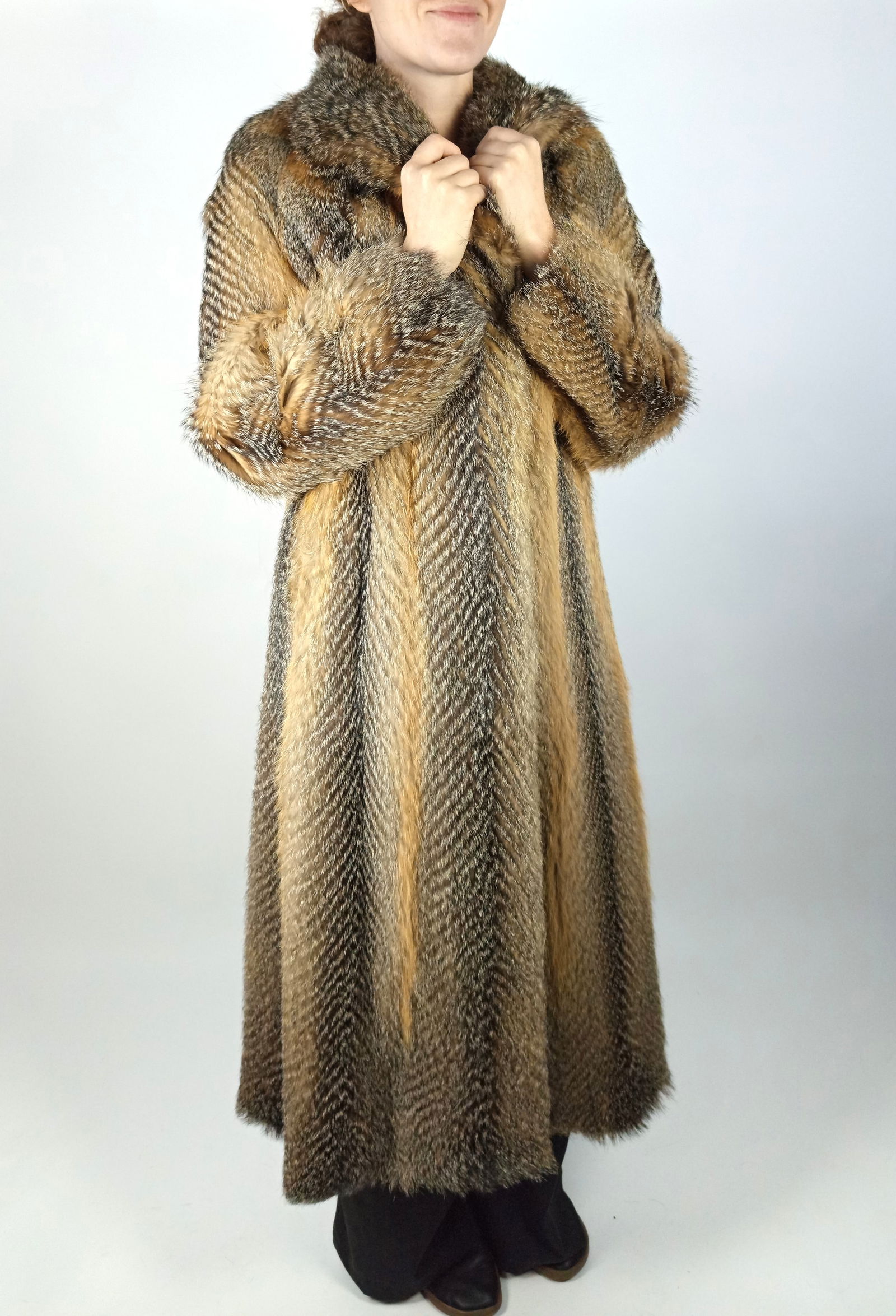 WOOL & CASHMERE BLEND FUR COAT EU: XL ; US: 20 - 6