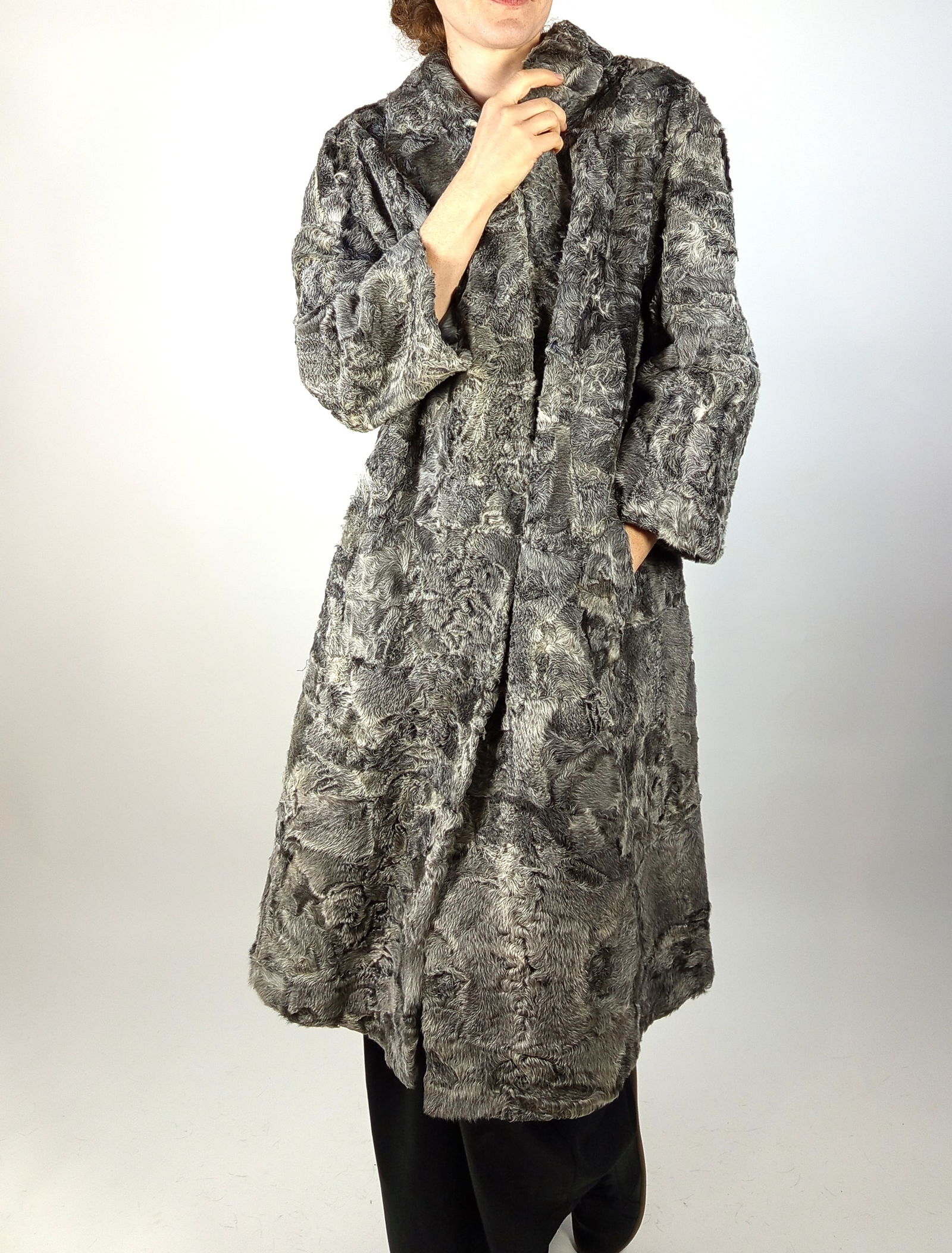 LONG MUSKRAT FUR COAT EU: XL ; US: 18 - 3
