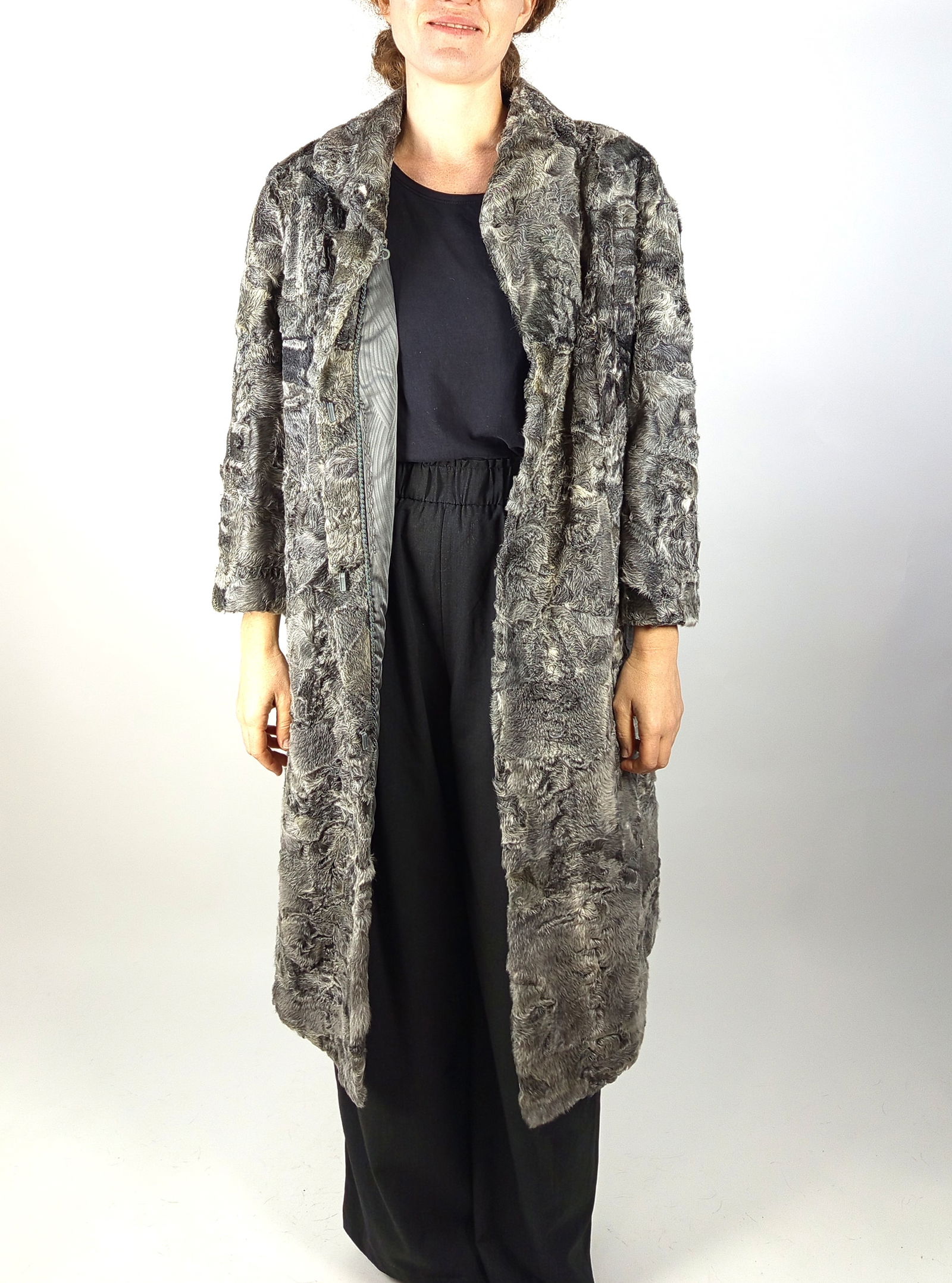 LONG MUSKRAT FUR COAT EU: XL ; US: 18 - 5