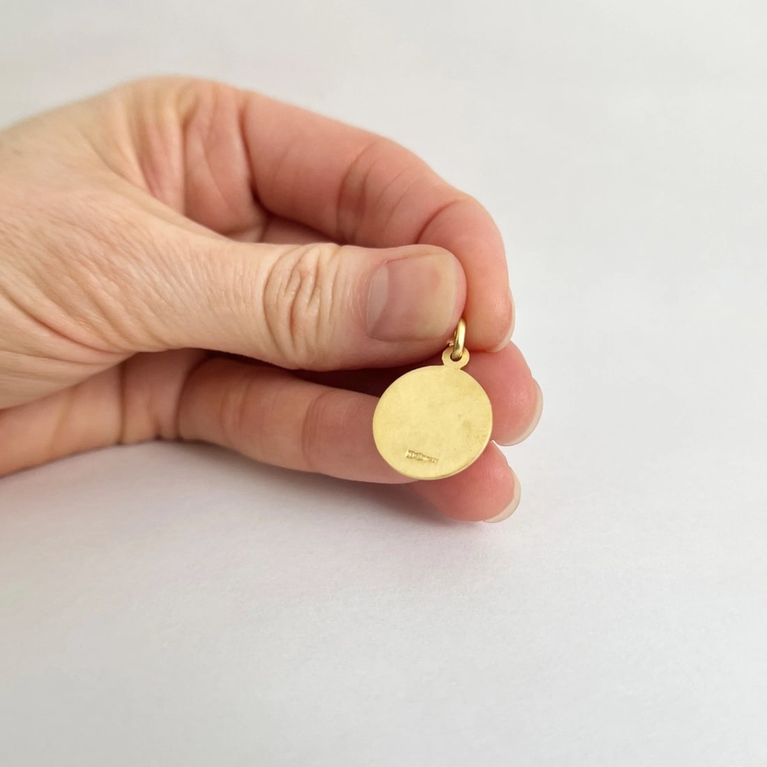 Italian Sacred Heart of Jesus Medal Pendant Charm 14K Yellow Gold, 2.14 Grams - 3