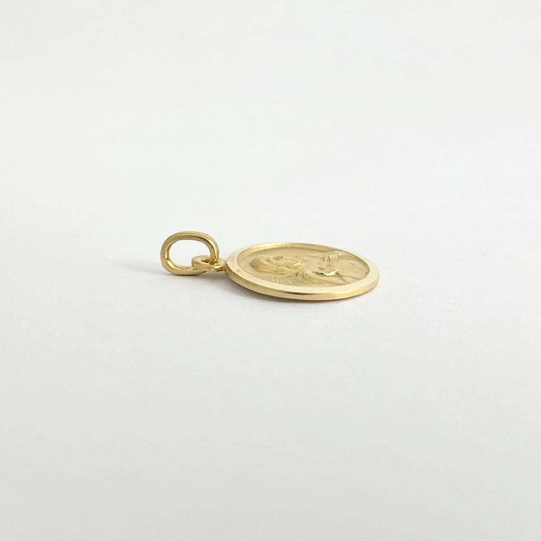 Italian Sacred Heart of Jesus Medal Pendant Charm 14K Yellow Gold, 2.14 Grams - 5