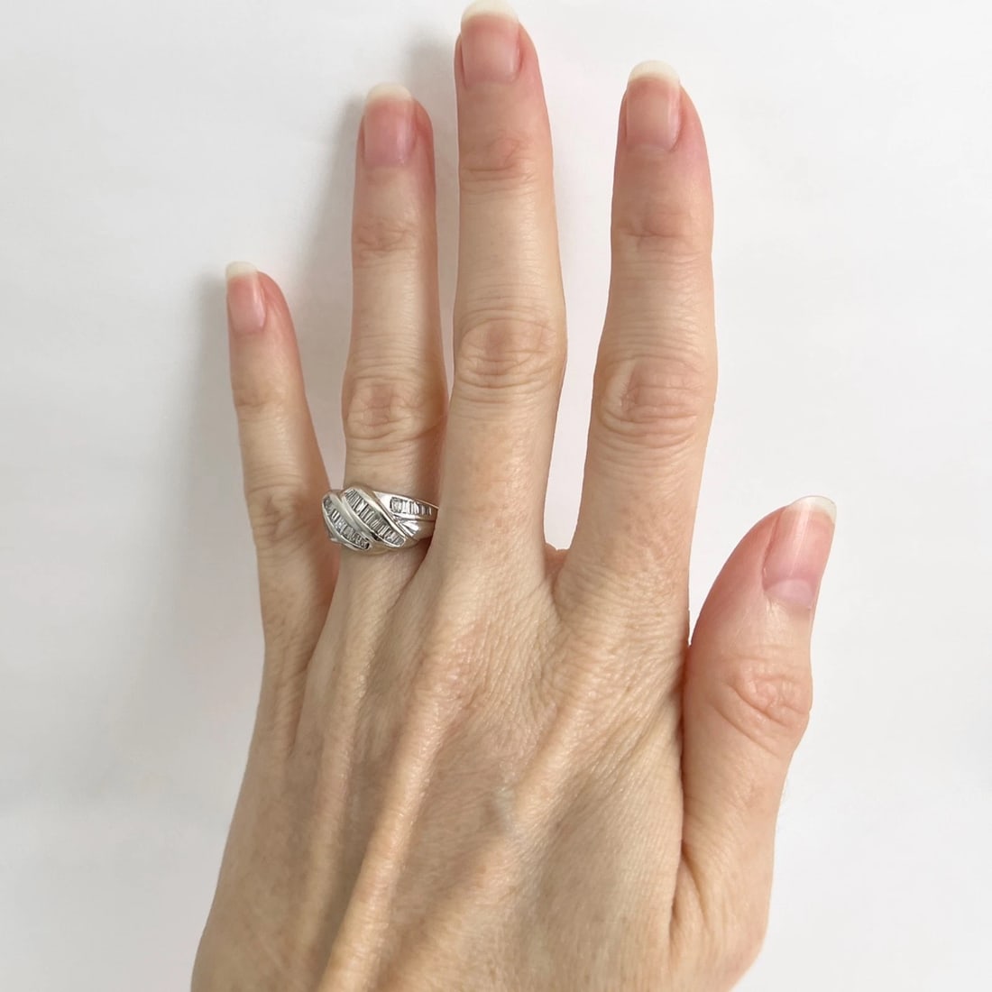 Estate Channel-Set Baguette Diamond Crisscross Ring 18K White Gold, 5.64 Grams - 2