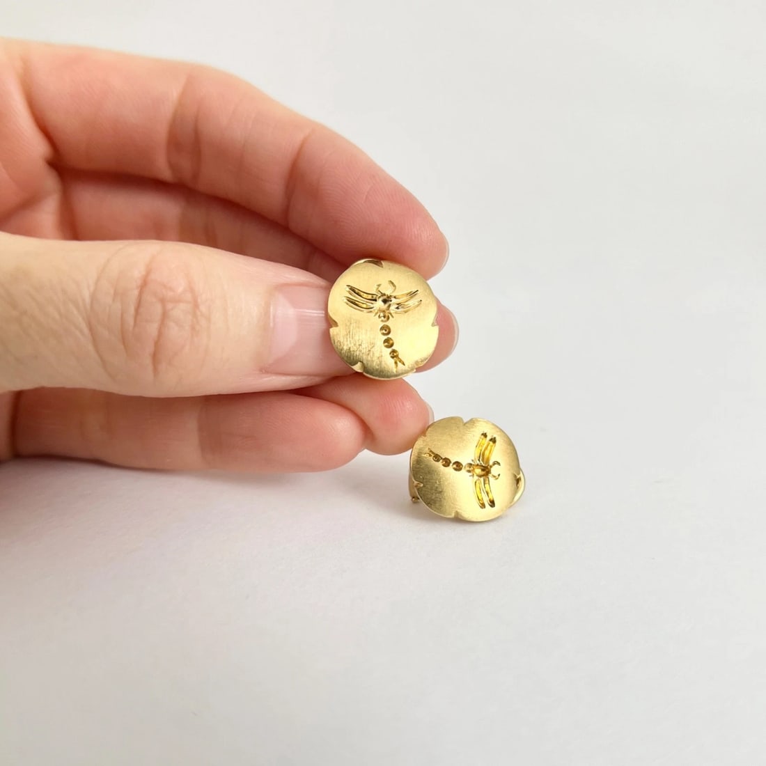 Tiffany & Co. Italian Dragonfly Drop Stud Earrings 18K Yellow Gold, 10.56 Grams - 4