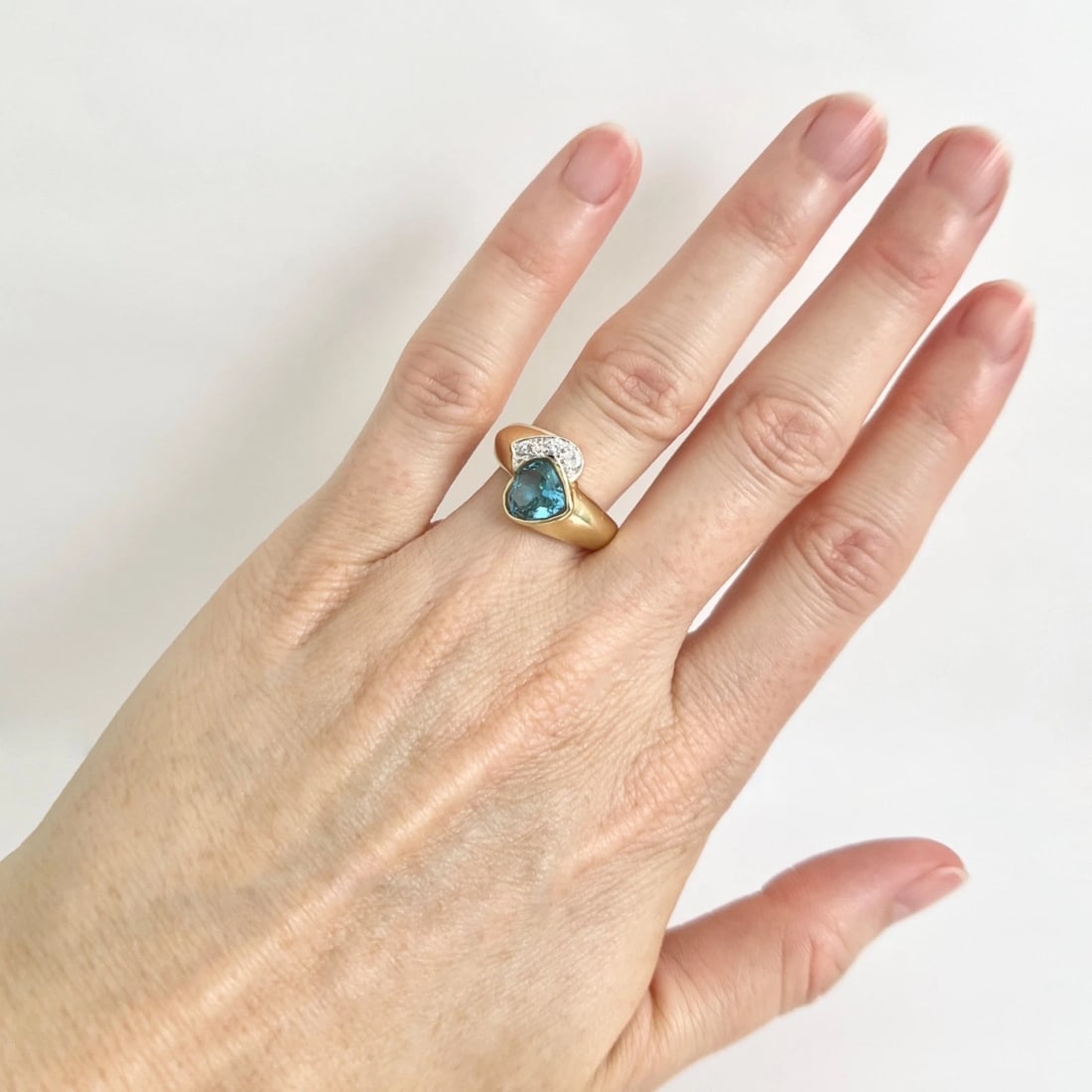 Heart Blue Topaz Diamond Statement Ring 18K Yellow Gold, 5.52 Grams - 3