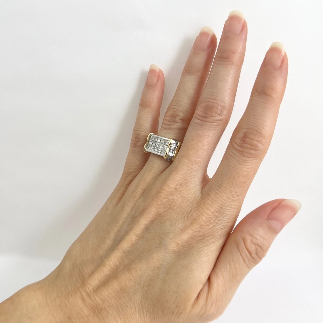 Princess Diamond Invisible Set Two-Tone Band Ring Platinum 18K Gold, 15.86 Gr - 4