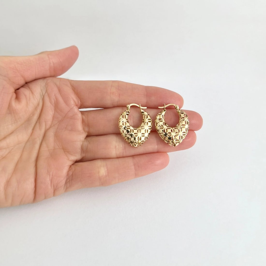 Estate Filigree Pointed Hoop Earrings 14K Yellow Gold, 2.24 Grams - 2