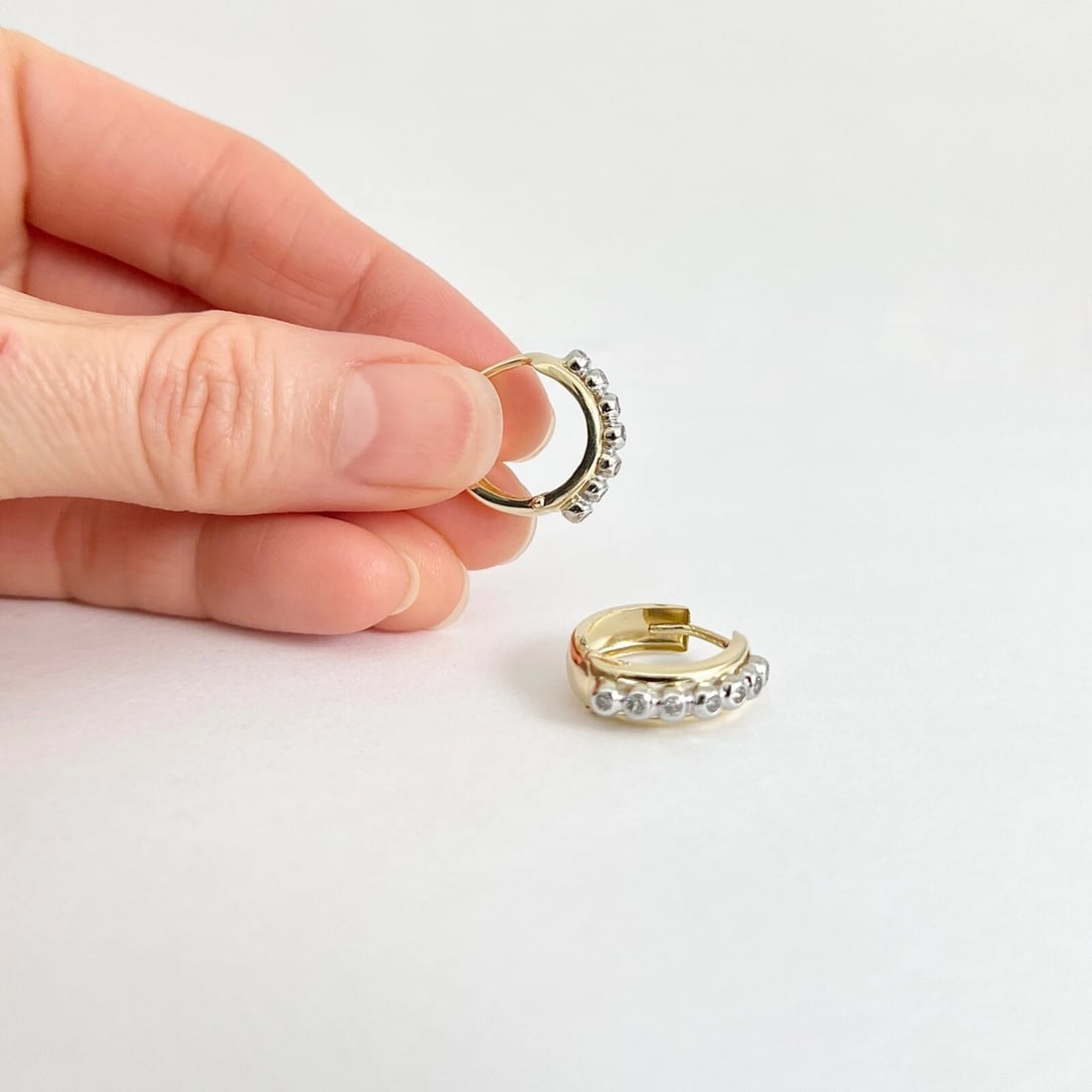 Estate Two-Tone CZ Cubic Zirconia Huggie Hoop Earrings 14K Yellow Gold, 3.12 Gr - 5