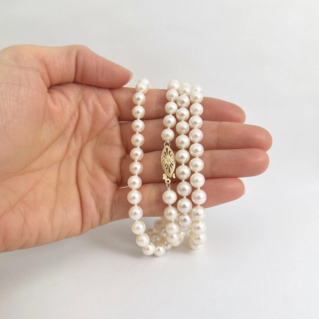 Long Japanese Cultured Pearl Necklace 14K Yellow Gold Clasp 30 Inches, 38.24 Gr - 2