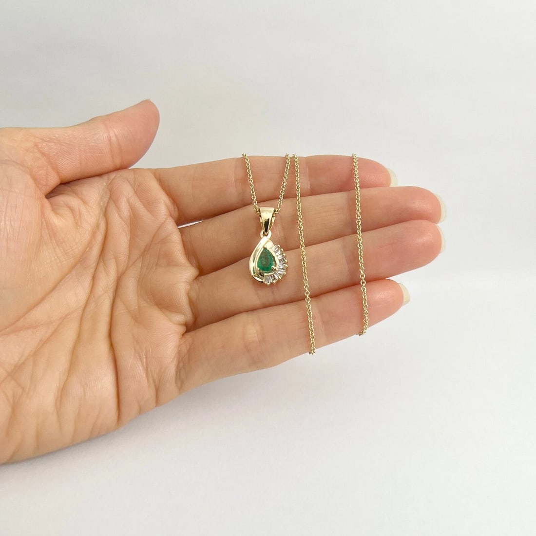 Emerald Diamond Gemstone Teardrop Pendant Necklace 14K Yellow Gold, 3.98 Grams - 2