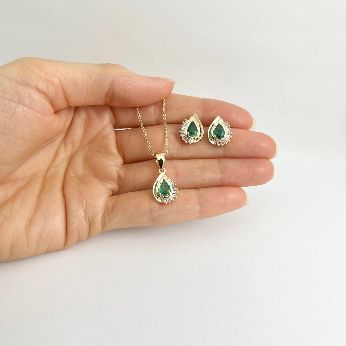 Emerald Diamond Gemstone Teardrop Pendant Necklace 14K Yellow Gold, 3.98 Grams - 6