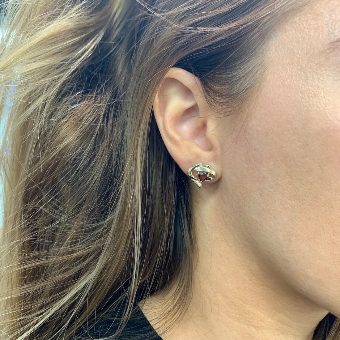 Trillion Red Garnet Gemstone Stud Earrings 9K Yellow Gold, .80 CTW, 2.92 Gr - 4