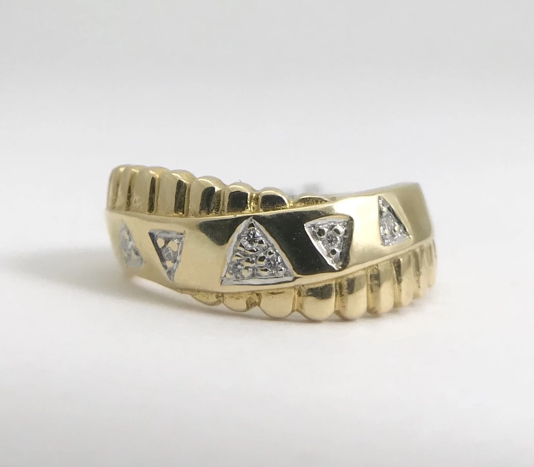 Diamond Triangle Fringe Wave Statement Ring 18K Yellow Gold, Size 7.5, 5.7 Grams - 2