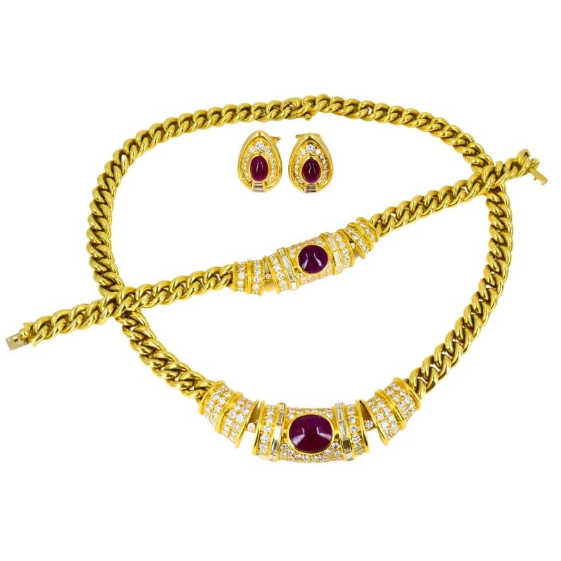 Vintage BVLGARI Bulgari Ruby Diamond Jewelry SET 18k Gold Estate Jewelry: Title: Vintage BVLGARI Bulgari Ruby Diamond Jewelry SET 18k Gold Estate Jewelry Description: TBLAR 18 karat Yellow old Ruby Diamond Necklace Bracelet & Earrings Set A stunning Bulgari ruby and diamond