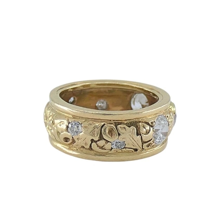 Vintage Diamond Band 14k Gold Leaf Motif Ring - 7