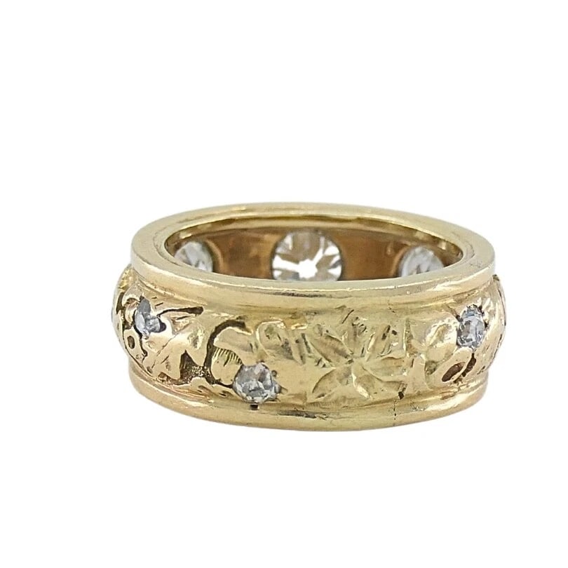 Vintage Diamond Band 14k Gold Leaf Motif Ring - 8