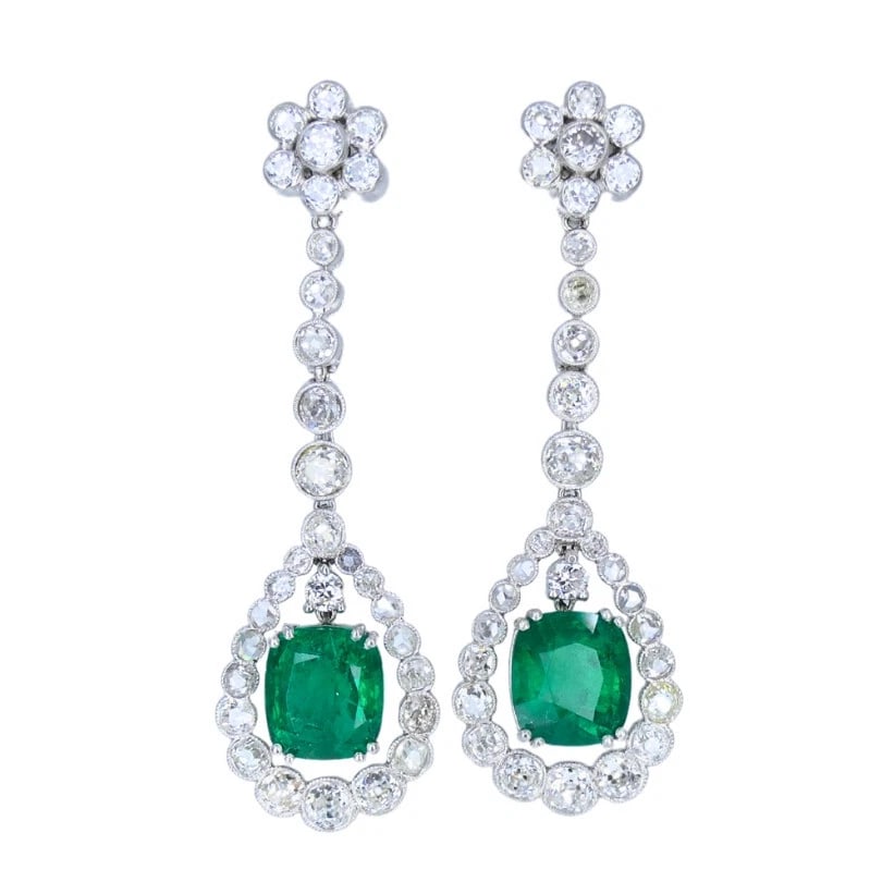 Art Deco Drop EARRINGS Platinum Diamond Emerald Cushion Cut Estate Jewelry: Title: Art Deco Drop EARRINGS Platinum Diamond Emerald Cushion Cut Estate Jewelry Description: Art Deco Diamond Emerald Platinum Earrings mpressive Art Deco drop earrings, made of platinum, featuring