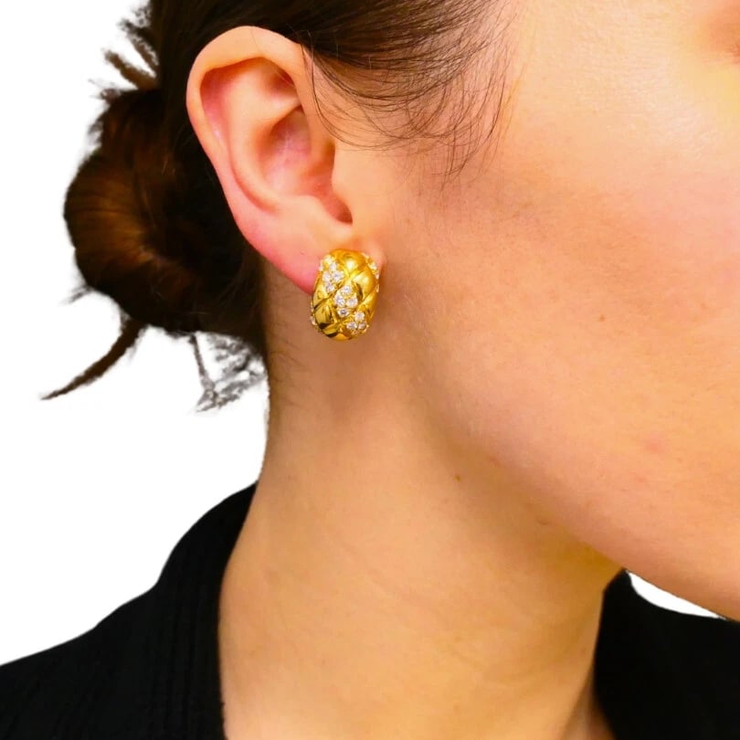 Van Cleef & Arpels 18k Gold Diamond Huggie EARRINGS Estate Jewelry - 3