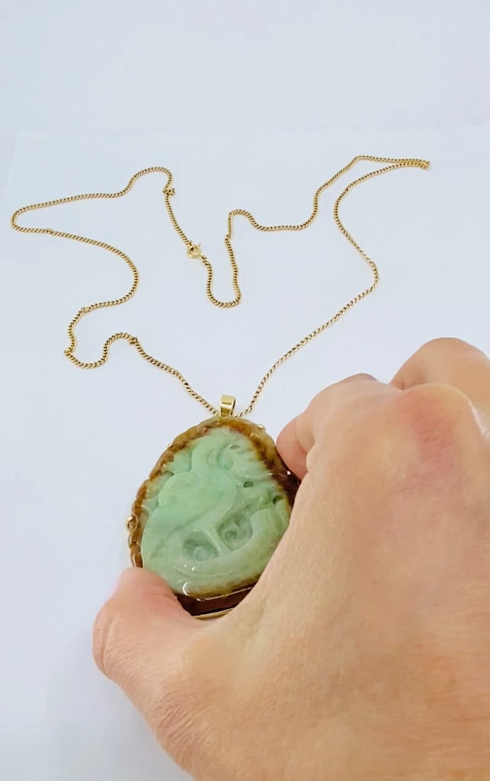 Vintage Carved Jade Pendant 18k Gold Chain Necklace - 2