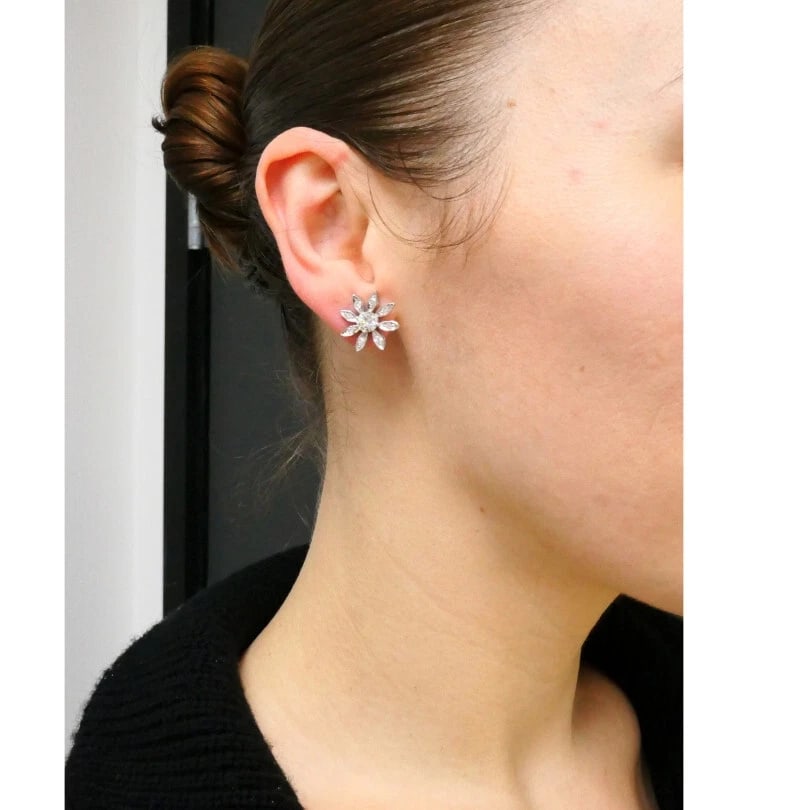 Diamond Floral Stud EARRINGS 14k Gold Estate Jewelry - 4