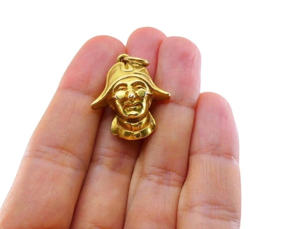Il Capitano Commedia dell’Arte 18k Gold Charm Pendant - 3