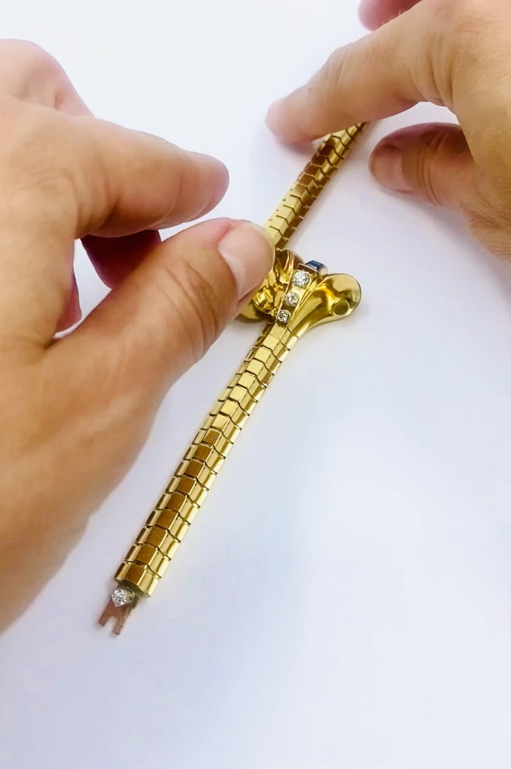 Van Cleef & Arpels Diamond Sapphire Gold Snake Bracelet - 2