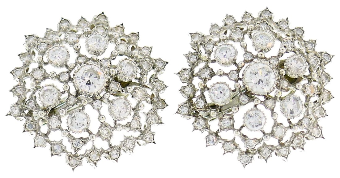 Mario Buccellati Diamond EARRINGS 18k Gold Vintage Italian Estate Jewelry: Title: Mario Buccellati Diamond EARRINGS 18k Gold Vintage Italian Estate Jewelry Description: Mario Buccellati Diamond 18k old Earrings Classy and timeless ear clips created by Buccellati in taly in