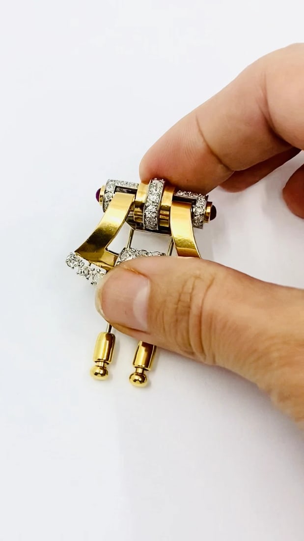 Mellerio Retro Yellow and White 18k Gold Diamond Ruby Brooch - 2