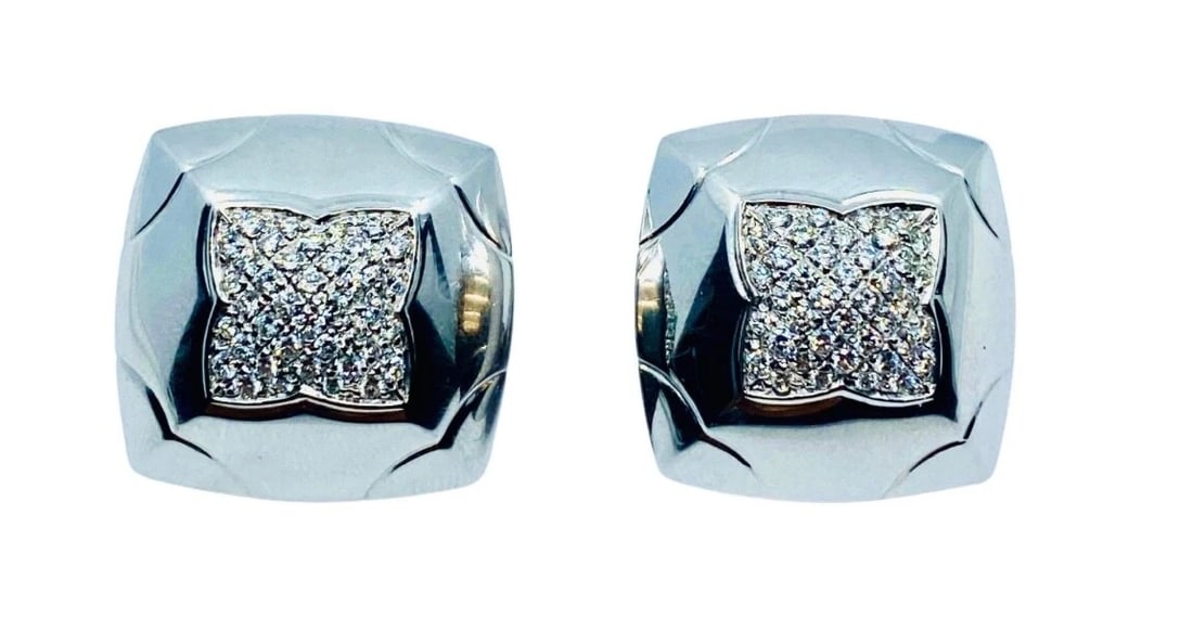 Bvlgari Pyramid White Gold Earrings Diamond: Title: Bvlgari Pyramid White Gold Earrings Diamond Description: Product details: DESNER: Bvlgari CRCA: Late 20th Century MATERALS: 18k old EMSTONE: round brilliant cut diamond WEHT: 26.8 grams 