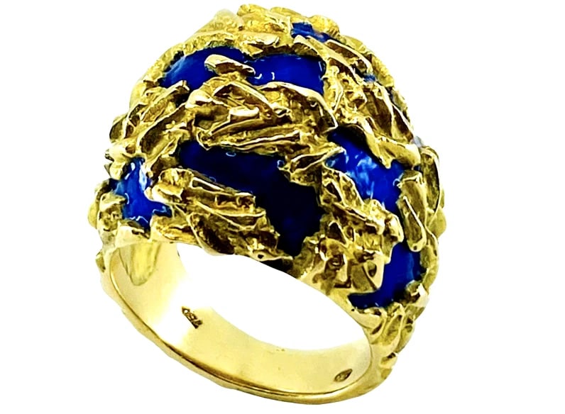 Gubelin Dome Gold Ring Blue Enamel 18k: Title: Gubelin Dome Gold Ring Blue Enamel 18k Description: Product details: DESNER: ubelin CRCA: 1970’s MATERALS: 18k Yellow old EMSTONE: Enamel WEHT: 17.7 grams RN SZE: 7.25 HALLMARK