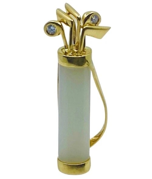 Cartier Chalcedony Pin Golf Bag: Title: Cartier Chalcedony Pin Golf Bag Description: Fine ewelry, Arts & Antiques Product details: DESNER: Cartier CRCA: 1990’s MATERALS: 18k Yellow old EMSTONE: Chalcedony EMSTONE 2: Diamond