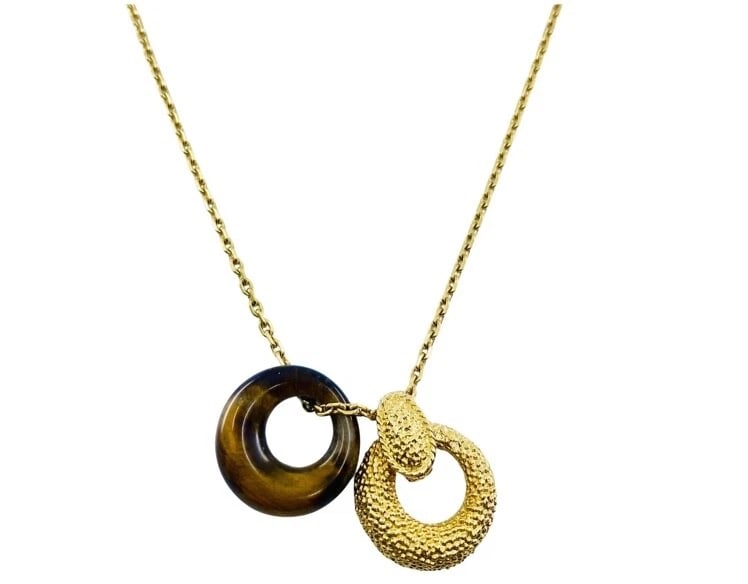 Van Cleef & Arpels Gold Tiger’s Eye Necklace: Title: Van Cleef & Arpels Gold Tiger’s Eye Necklace Description: Fine ewelry, Arts & Antiques Product details: DESNER: Van Cleef & Arpels CRCA: 1980’s MATERALS: 18k Yellow old EMSTONE: Tig