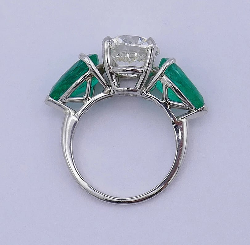 Platinum Emerald Diamond Three-Stone RING 3.01-ct GIA Report Estate Jewelry - 7