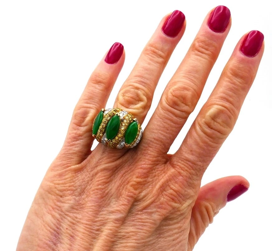 Vintage VERDURA 18k Gold Jade Diamond RING - 2