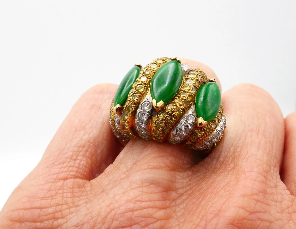 Vintage VERDURA 18k Gold Jade Diamond RING - 9