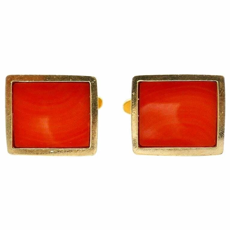 Vintage Yellow Gold Coral Rectangular Cufflinks: Title: Vintage Yellow Gold Coral Rectangular Cufflinks Description: OO Vintage Yellow old Coral Rectangular Cufflinks C. 1970s rectangular unisex cufflinks made of 14k yellow gold features polished