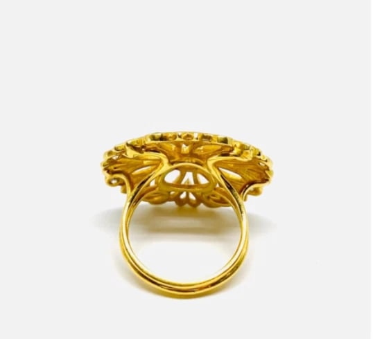 Suzanne Wilson 18K Yellow Gold and Diamond Florentine Finish Coctail Ring - 4