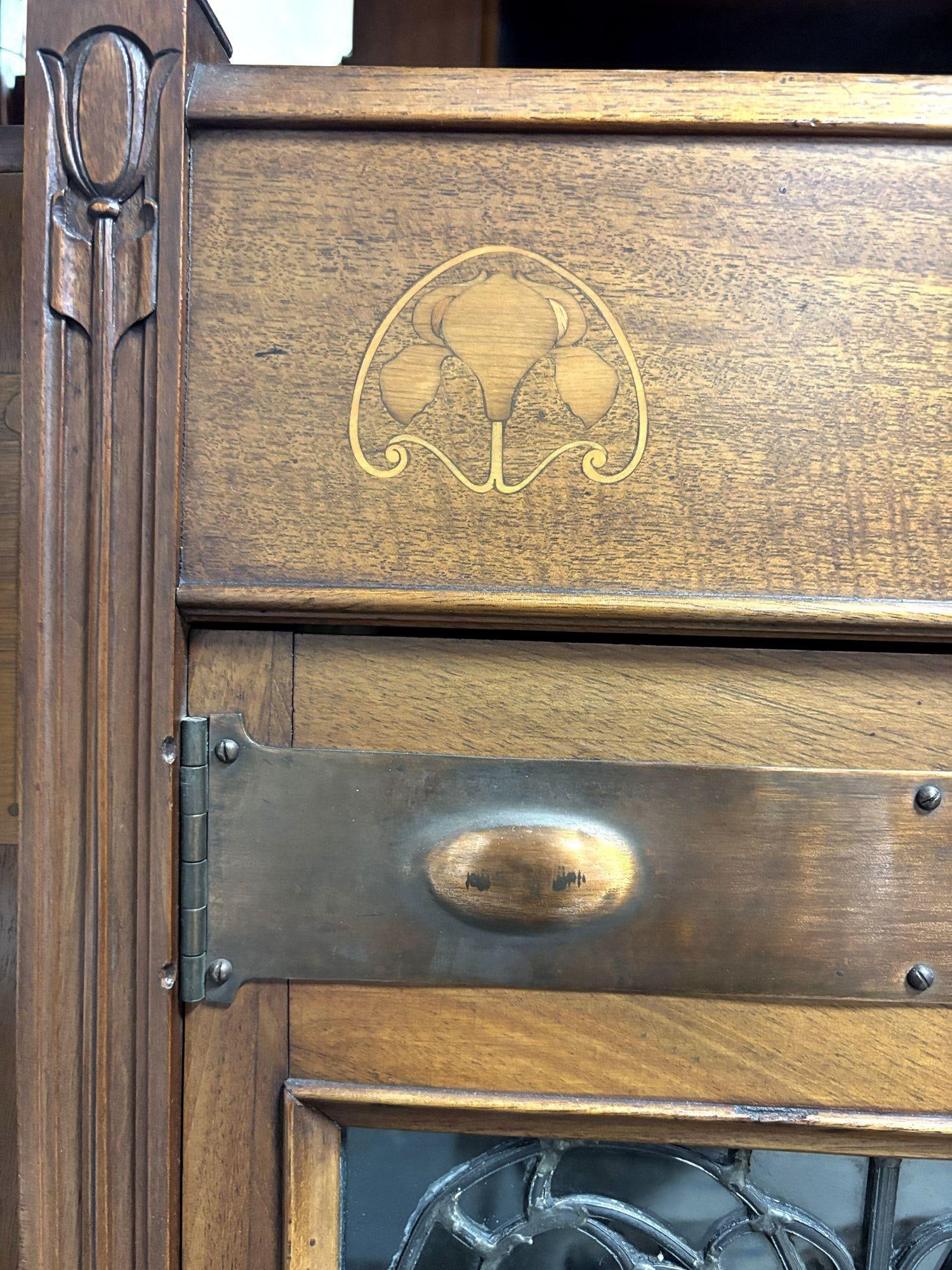 Antique Art Nouveau Mahogany and Floral Marquetry Display Cabinet - 20