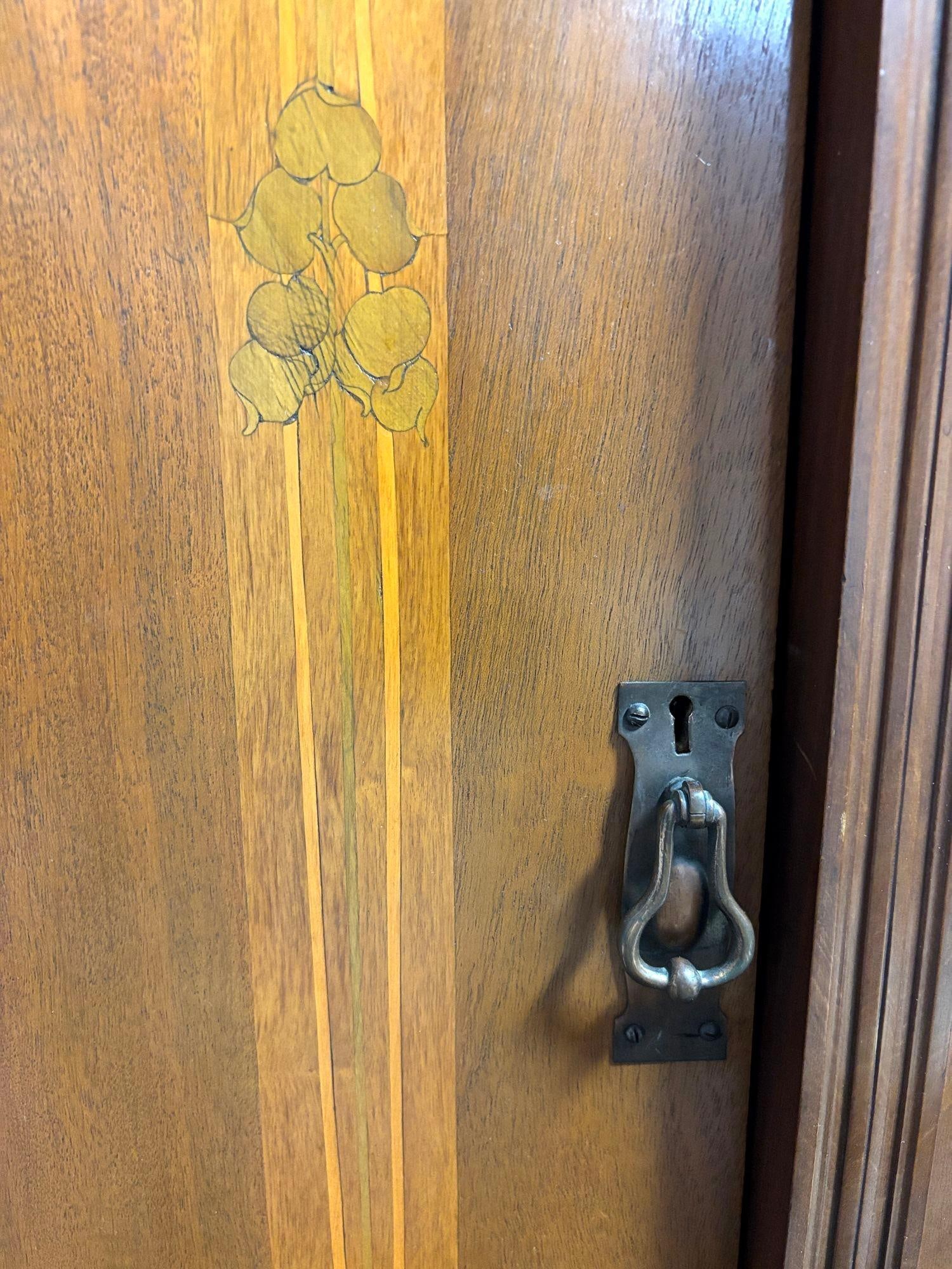 Antique Art Nouveau Mahogany and Floral Marquetry Display Cabinet - 5