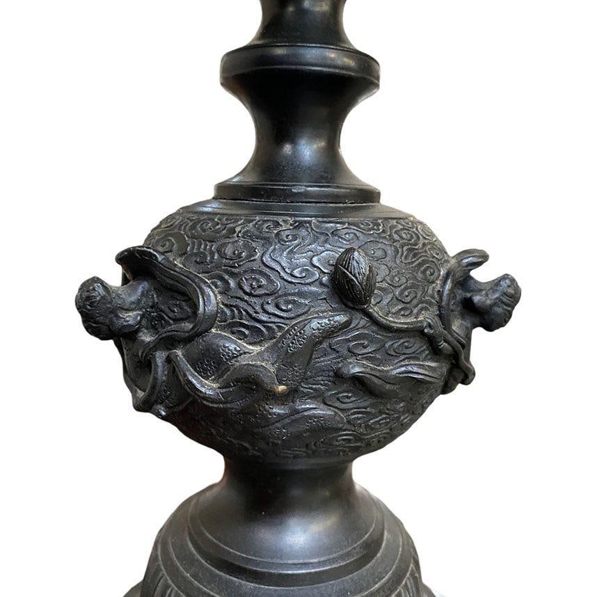 Mid-Century James Mont Style Bronze Chinese-inspired Table Lamp - 2