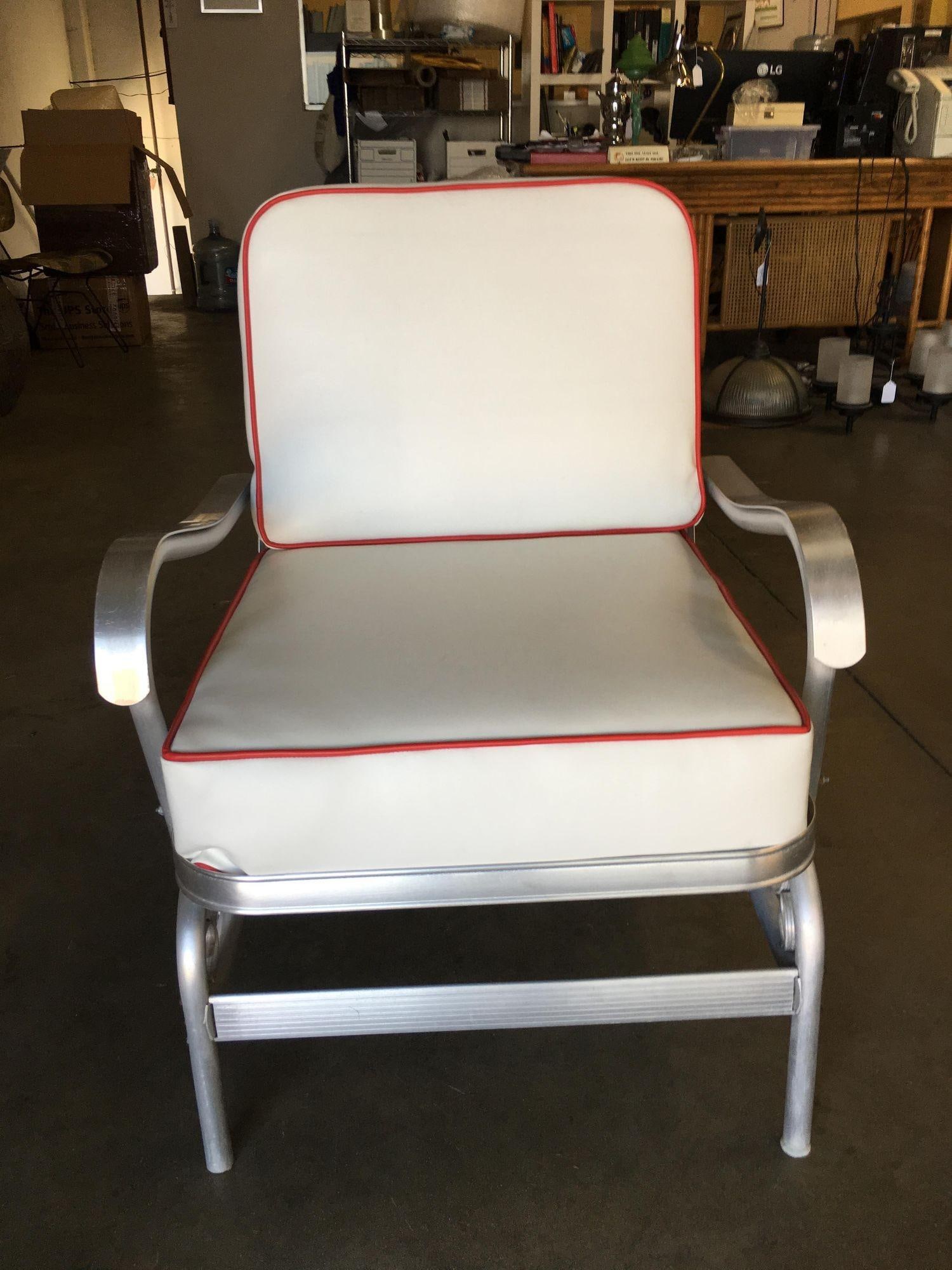 Aluminum Patio / Outdoor Lounge Chair with Scrolling Side, circa 1950 - 10
