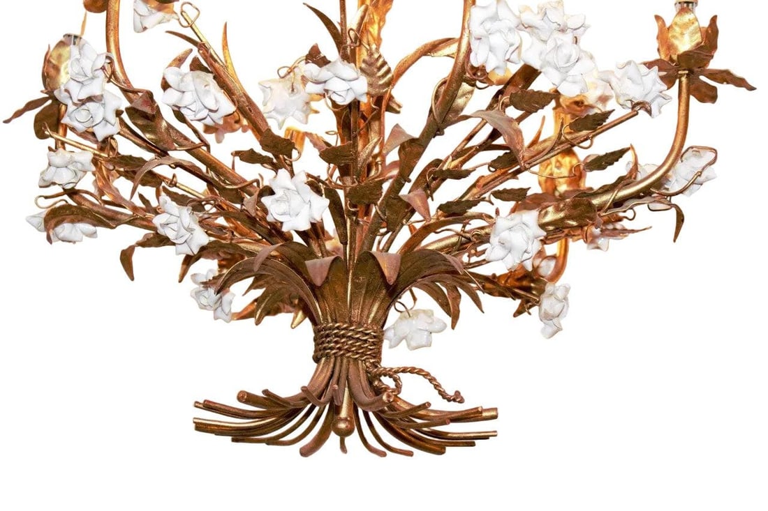 Hollywood Regency Italian White Porcelain Roses Chandelier - 4