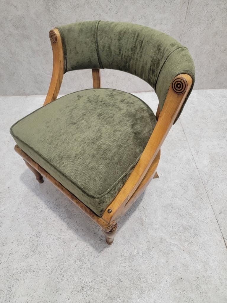 Antique Austrian Biedermeier Burled Accent Chair in Green Velvet Chenille - 2